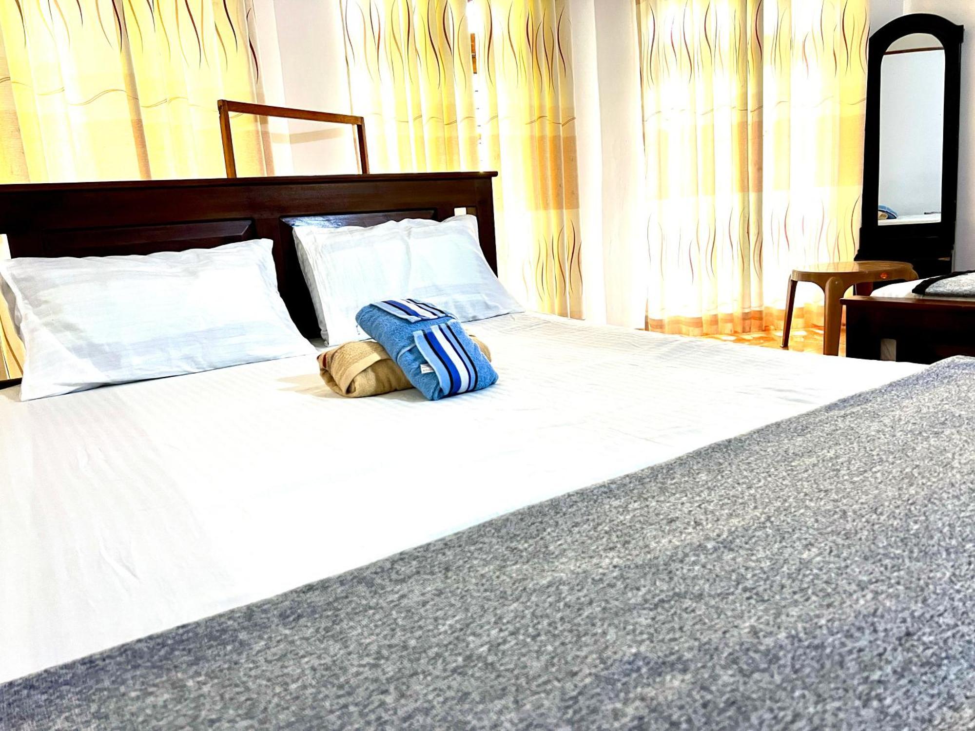 Pineview Lodge เอลลา ภายนอก รูปภาพ