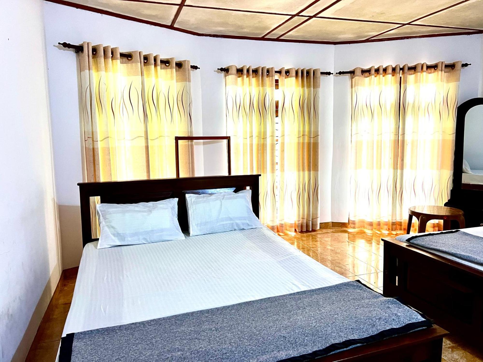 Pineview Lodge เอลลา ภายนอก รูปภาพ
