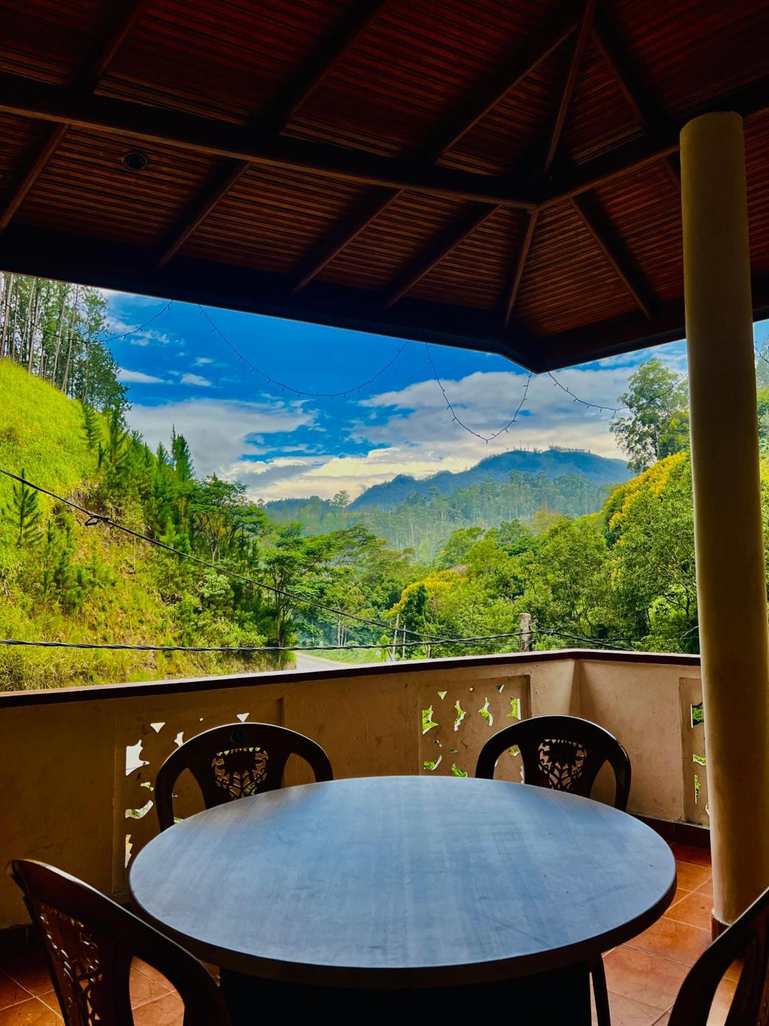 Pineview Lodge เอลลา ภายนอก รูปภาพ