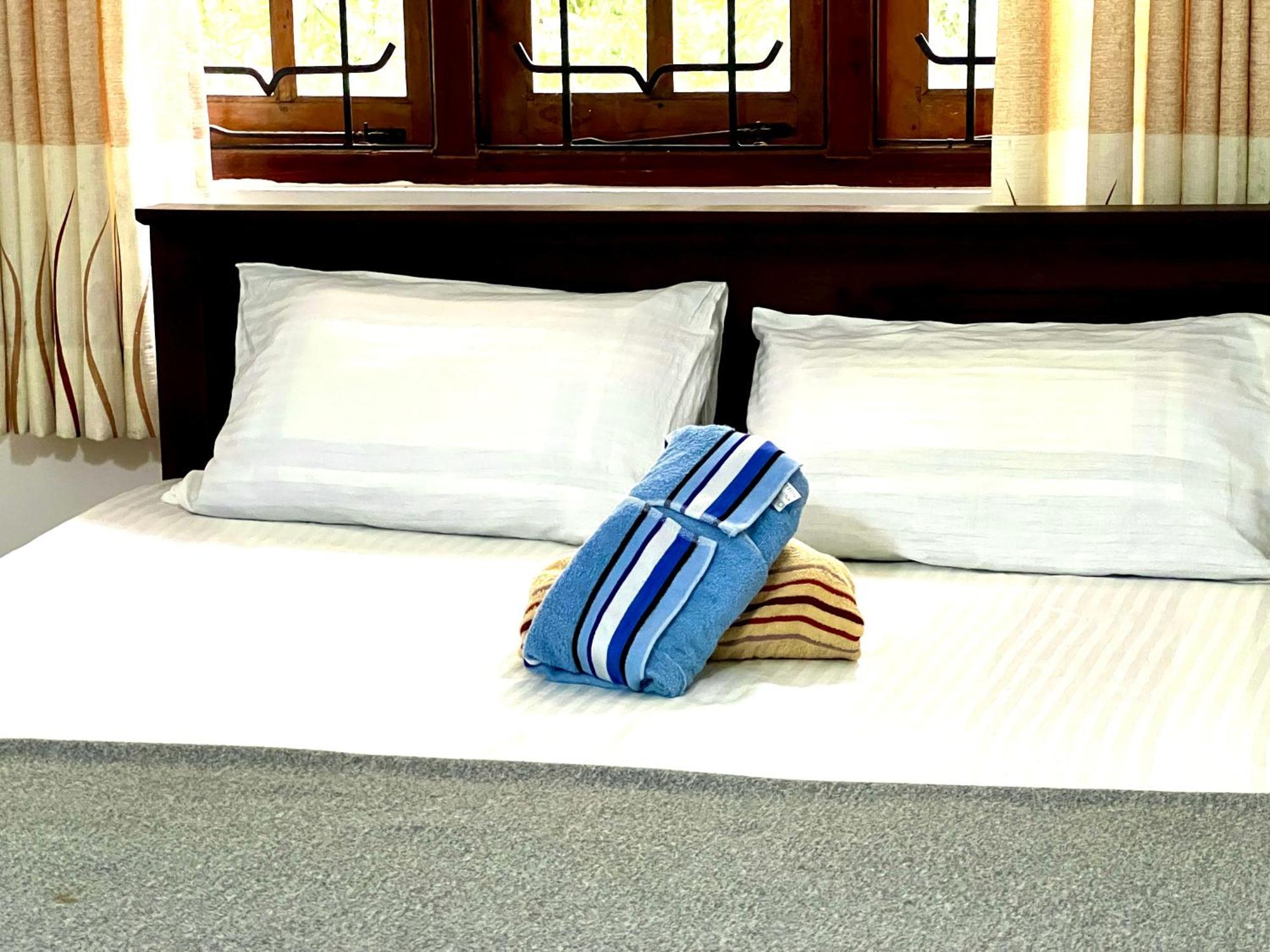 Pineview Lodge เอลลา ภายนอก รูปภาพ